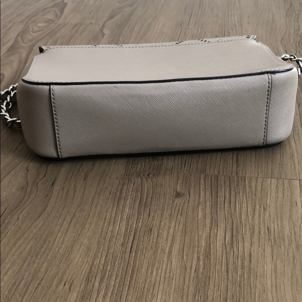 TORY BURCH ROBINSON ADJUSTABLE SHOULDER BAG - Picture 4 of 8